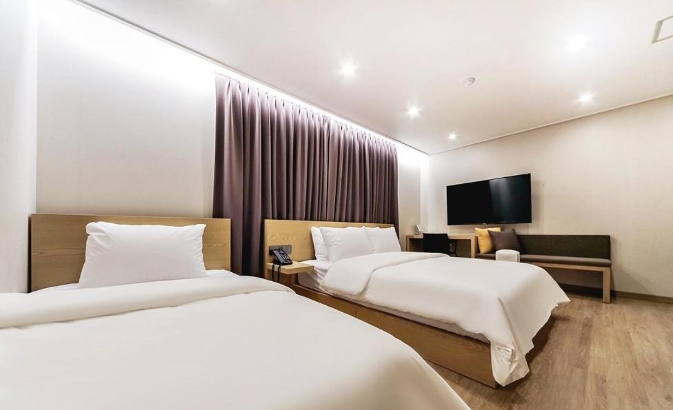 เซนโทร ทัวริสต์ โฮเต็ล Hotel Chilgok ภายนอก รูปภาพ